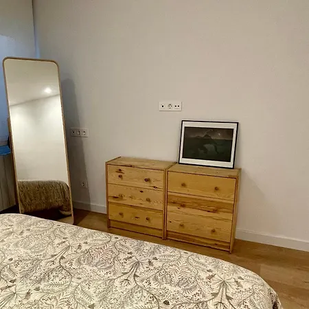 Piso De 2 En Centro, Zona Muy Tranquila Con Playa A 2 Min Andando Gijón