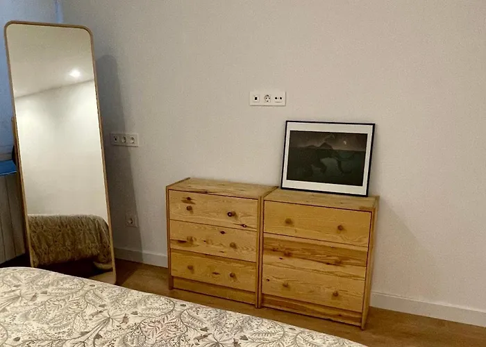 Piso De 2 En Centro, Zona Muy Tranquila Con Playa A 2 Min Andando Gijón